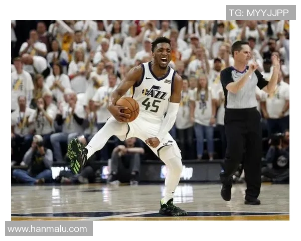 爵士前锋米切尔加盟中国篮球队过节：传授进攻技巧